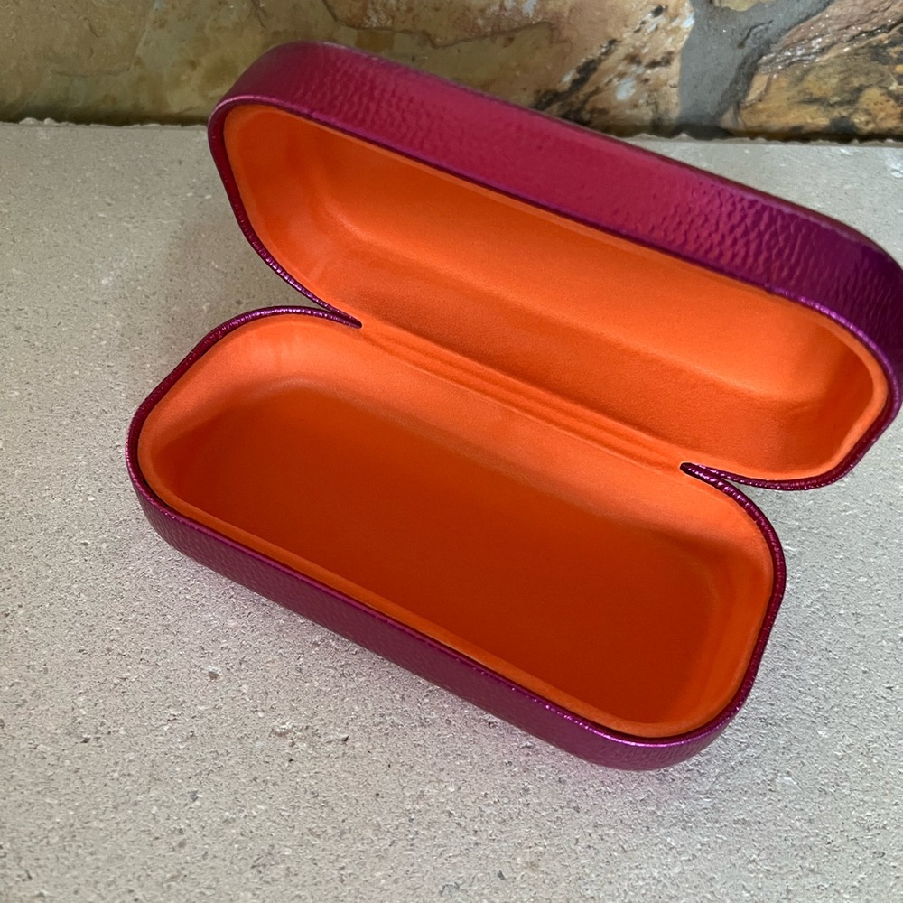 NEW KURT GEIGER HARD SUNGLASSES CASE EYEWEAR CASE - Picture 3 of 8